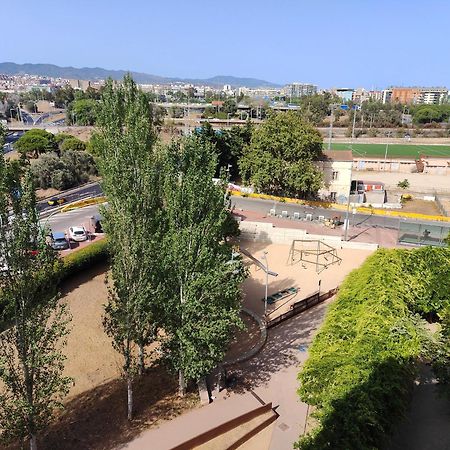 Family Apartment Besos Сант Адриа де Бесос Екстериор снимка
