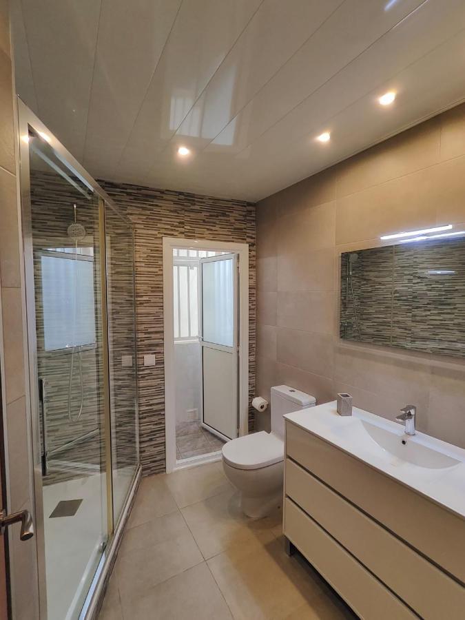 Family Apartment Besos Сант Адриа де Бесос Екстериор снимка