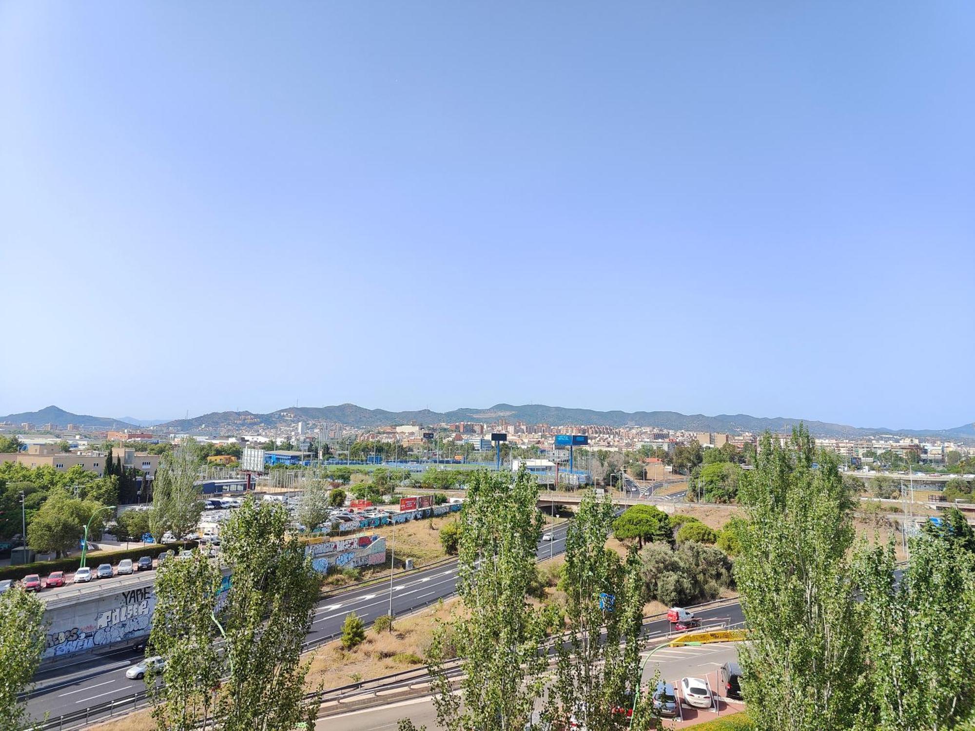 Family Apartment Besos Сант Адриа де Бесос Екстериор снимка